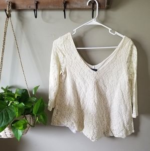 Womens lace quarter length shirt